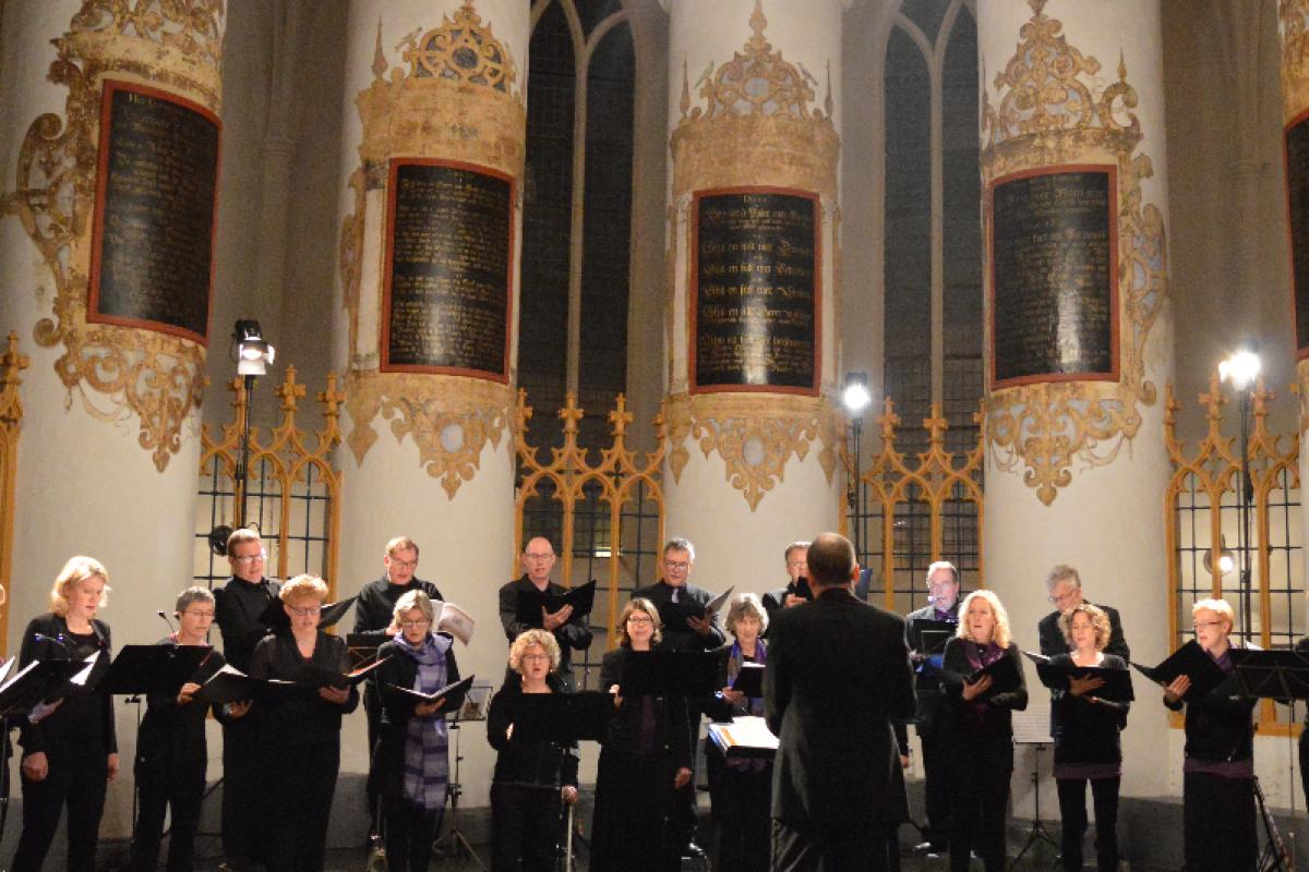 Zingen in een a-capellakoor